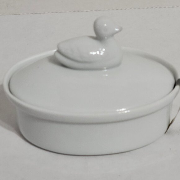 MODA Porcelain Duck Casserole Baking Dish or Tureen - Picture 1 of 12